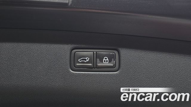 Genesis GV70 2021 — photo 17