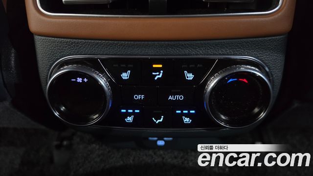 Genesis GV70 2021 — photo 18