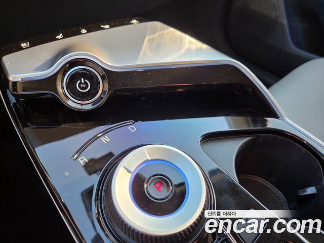 Kia EV6 2023 — photo 9