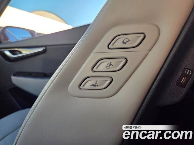 Kia EV6 2023 — photo 17