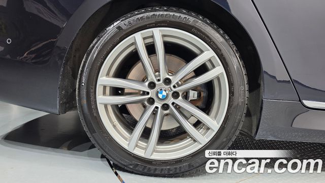 BMW 7-Series 2017 — photo 5