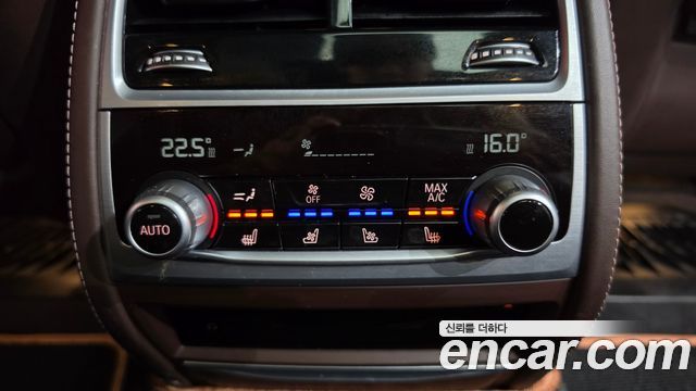 BMW 7-Series 2017 — photo 19