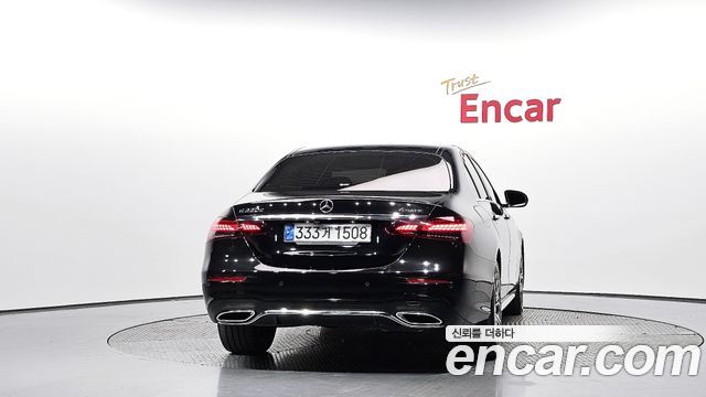 Mercedes-Benz E-Class 2021 — photo 4