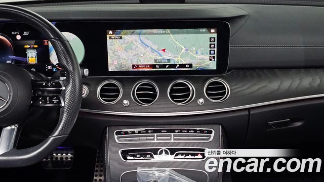Mercedes-Benz E-Class 2021 — photo 20