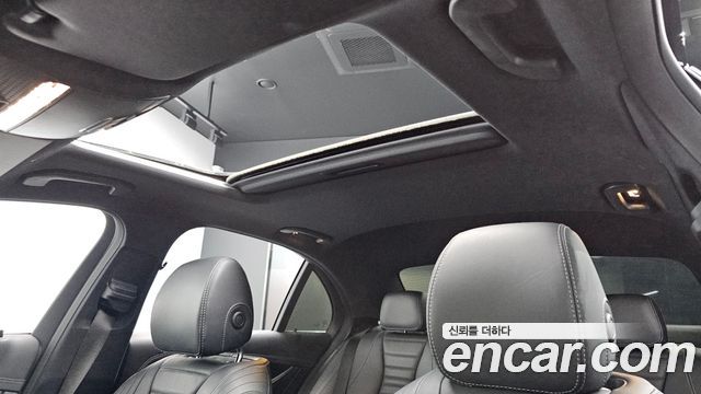 Mercedes-Benz E-Class 2021 — photo 22