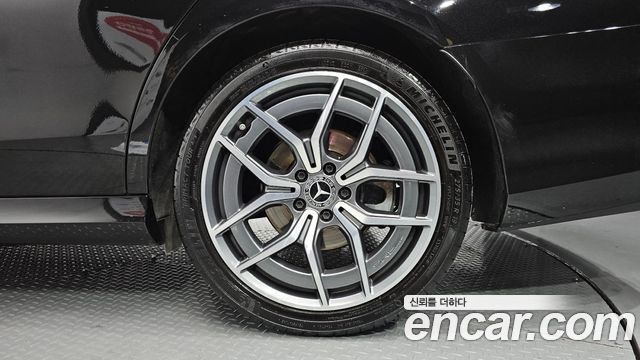 Mercedes-Benz E-Class 2021 — photo 7