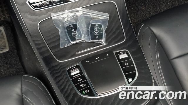 Mercedes-Benz E-Class 2021 — photo 27