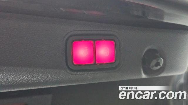 Mercedes-Benz E-Class 2021 — photo 32