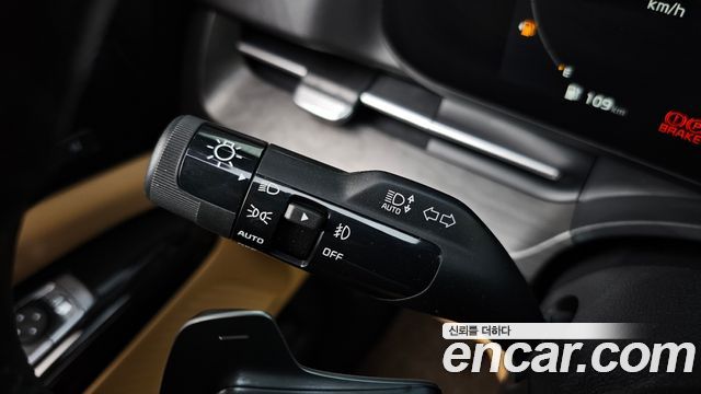 Kia Canival 2021 — photo 24