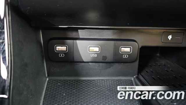 Kia Canival 2021 — photo 26