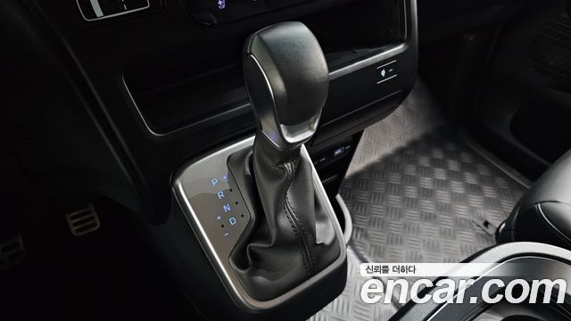Hyundai Staria 2024 — photo 12
