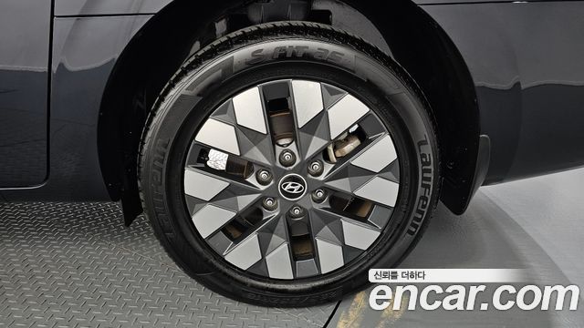 Hyundai Staria 2024 — photo 7