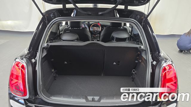 Mini Cooper 2020 — photo 23
