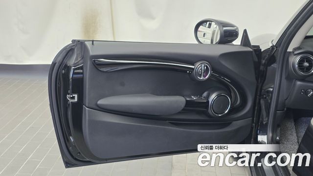 Mini Cooper 2020 — photo 14