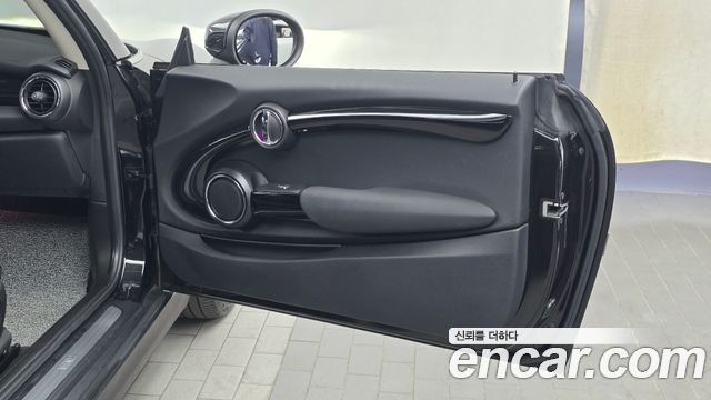 Mini Cooper 2020 — photo 15
