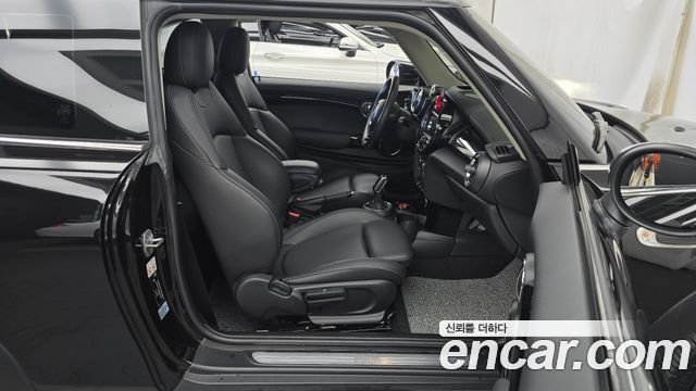 Mini Cooper 2020 — photo 16