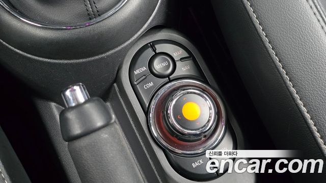 Mini Cooper 2020 — photo 27