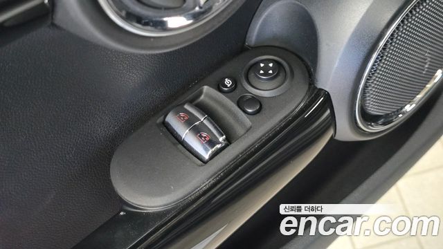 Mini Cooper 2020 — photo 31