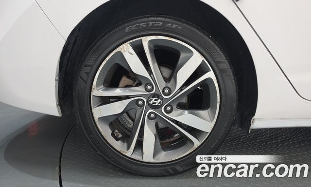 Hyundai AVANTE 2014 — photo 5