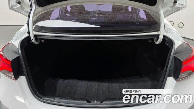 Hyundai AVANTE 2014 — photo 26