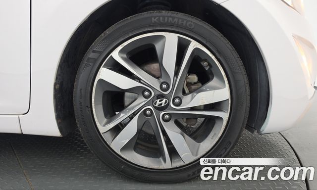 Hyundai AVANTE 2014 — photo 7