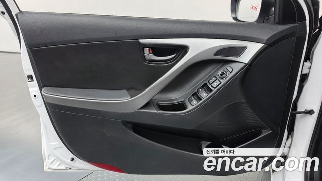Hyundai AVANTE 2014 — photo 14