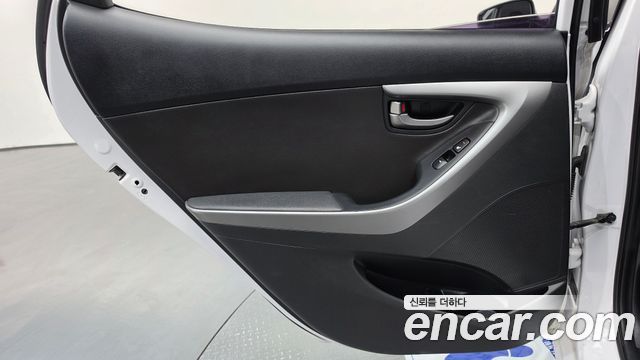 Hyundai AVANTE 2014 — photo 15