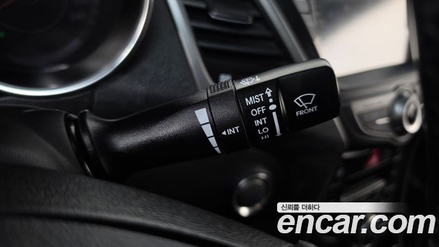 Hyundai AVANTE 2014 — photo 29