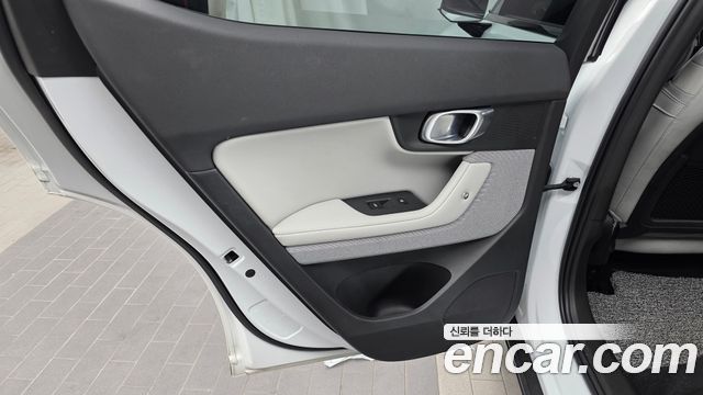 Polestar Polestar 2 2023 — photo 15