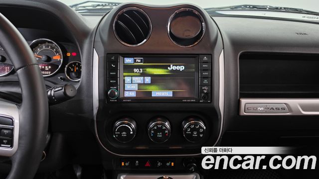 Jeep Compass 2014 — photo 14