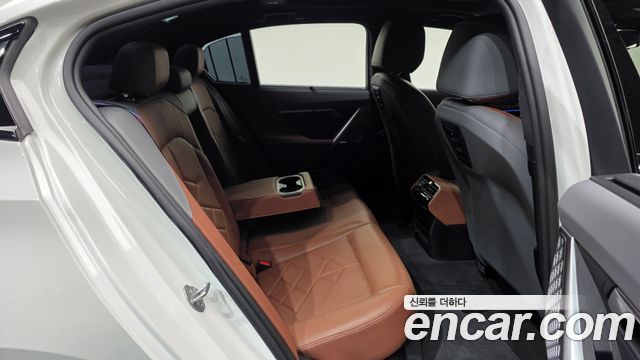 BMW i5 2024 — photo 18