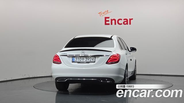 Mercedes-Benz C-Class 2018 — photo 4