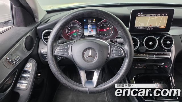 Mercedes-Benz C-Class 2018 — photo 13