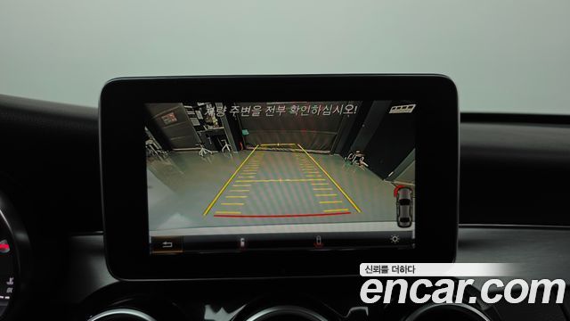 Mercedes-Benz C-Class 2018 — photo 14