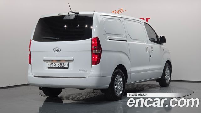 Hyundai Starex 2019 — photo 2