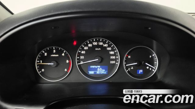 Hyundai Starex 2019 — photo 11