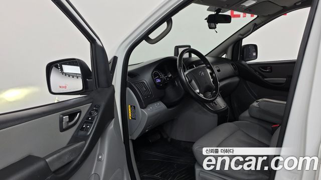 Hyundai Starex 2019 — photo 13