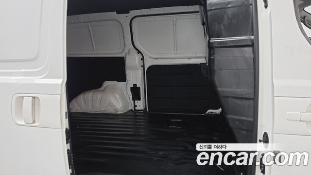 Hyundai Starex 2019 — photo 17