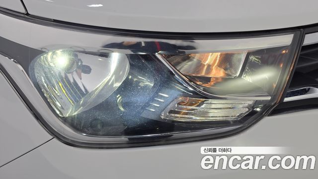 Hyundai Starex 2019 — photo 8