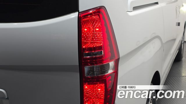 Hyundai Starex 2019 — photo 9