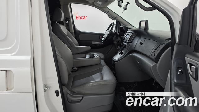 Hyundai Starex 2019 — photo 16