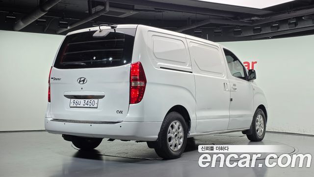 Hyundai Starex 2010 — photo 2