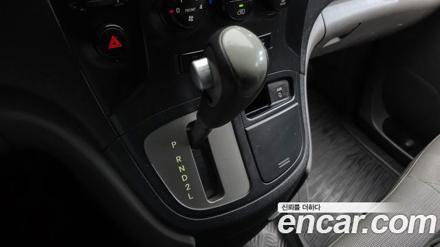 Hyundai Starex 2010 — photo 9