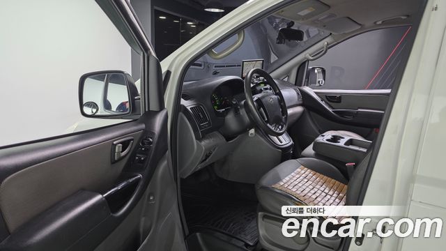 Hyundai Starex 2010 — photo 10