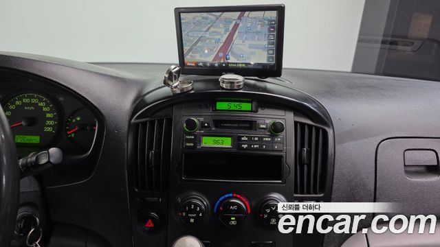 Hyundai Starex 2010 — photo 14