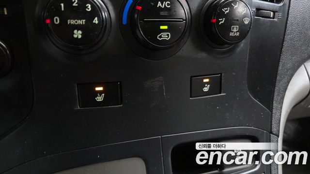 Hyundai Starex 2010 — photo 16