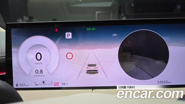 Genesis GV70 2025 — photo 11