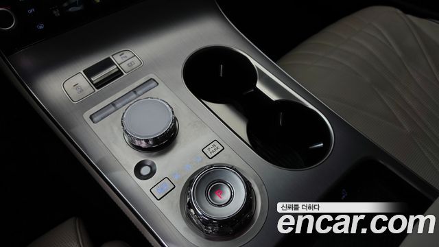 Genesis GV70 2025 — photo 12