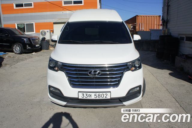 Hyundai Starex 2019 — photo 1