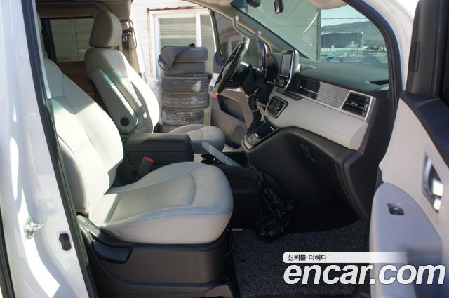 Hyundai Starex 2019 — photo 11